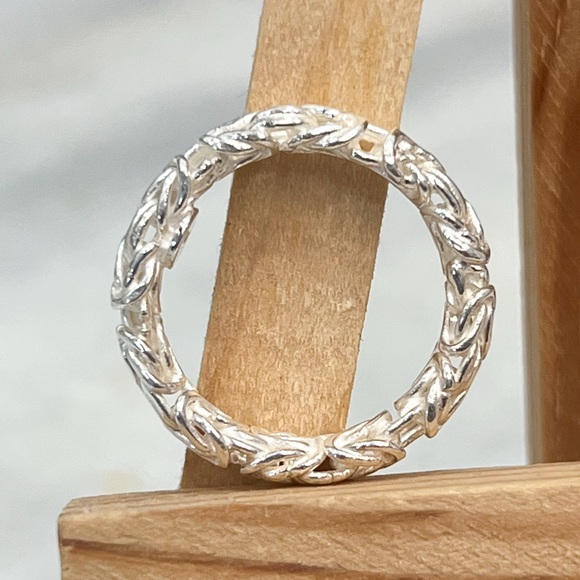 Sterling Silver Byzantine Ring Sz 7 - Picture 6 of 12